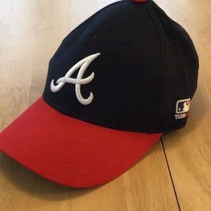 Hat  Team MLB, Navy, Red bill, White A NWOT